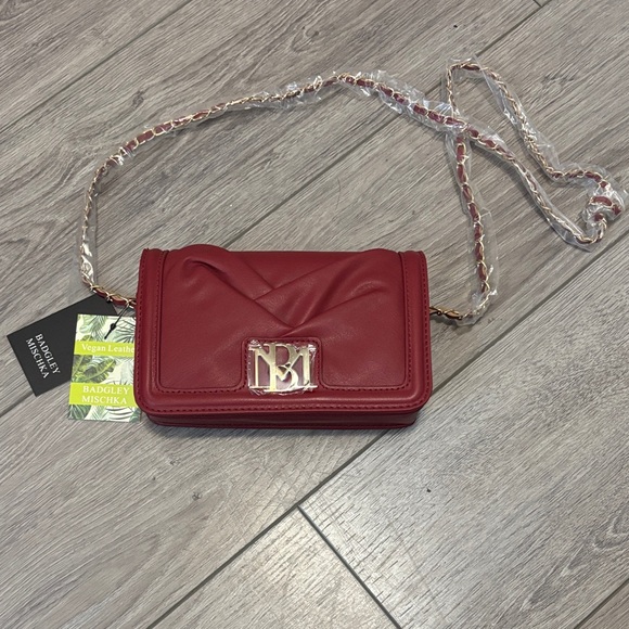 Badgley Mischka Red Crossbody Bag NWT - Picture 2 of 8